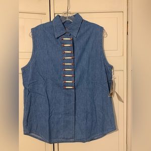 Sleeveless Double D Ranch Wear denim shirt. Size M. New with tags.